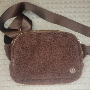 NWOT Lululemon brown fleece sherpa belt bag